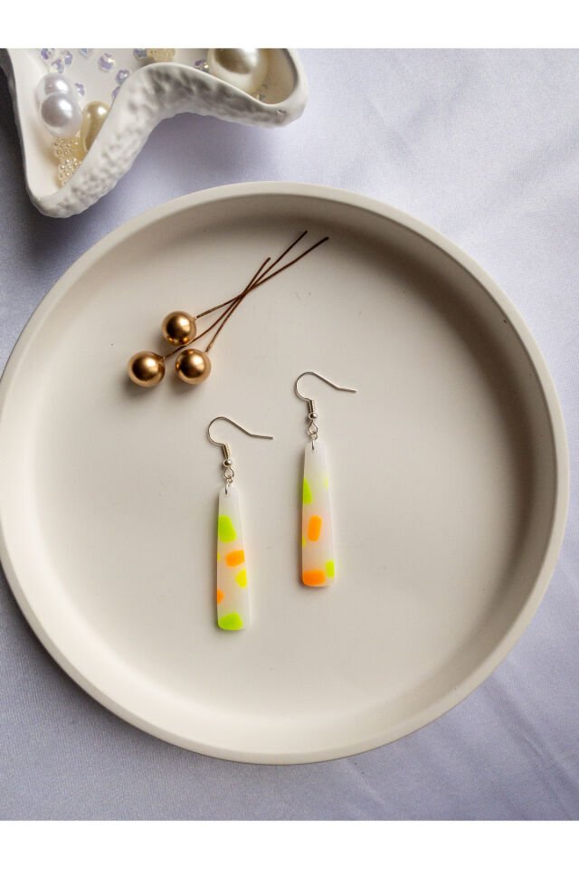 Özel Tasarım Transparan Polimer Kil Üzeri Neon Sarı Yeşil Turuncu Detay Sallantılı Küpe