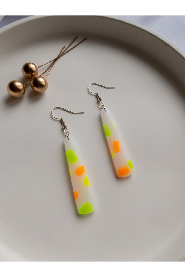 Özel Tasarım Transparan Polimer Kil Üzeri Neon Sarı Yeşil Turuncu Detay Sallantılı Küpe