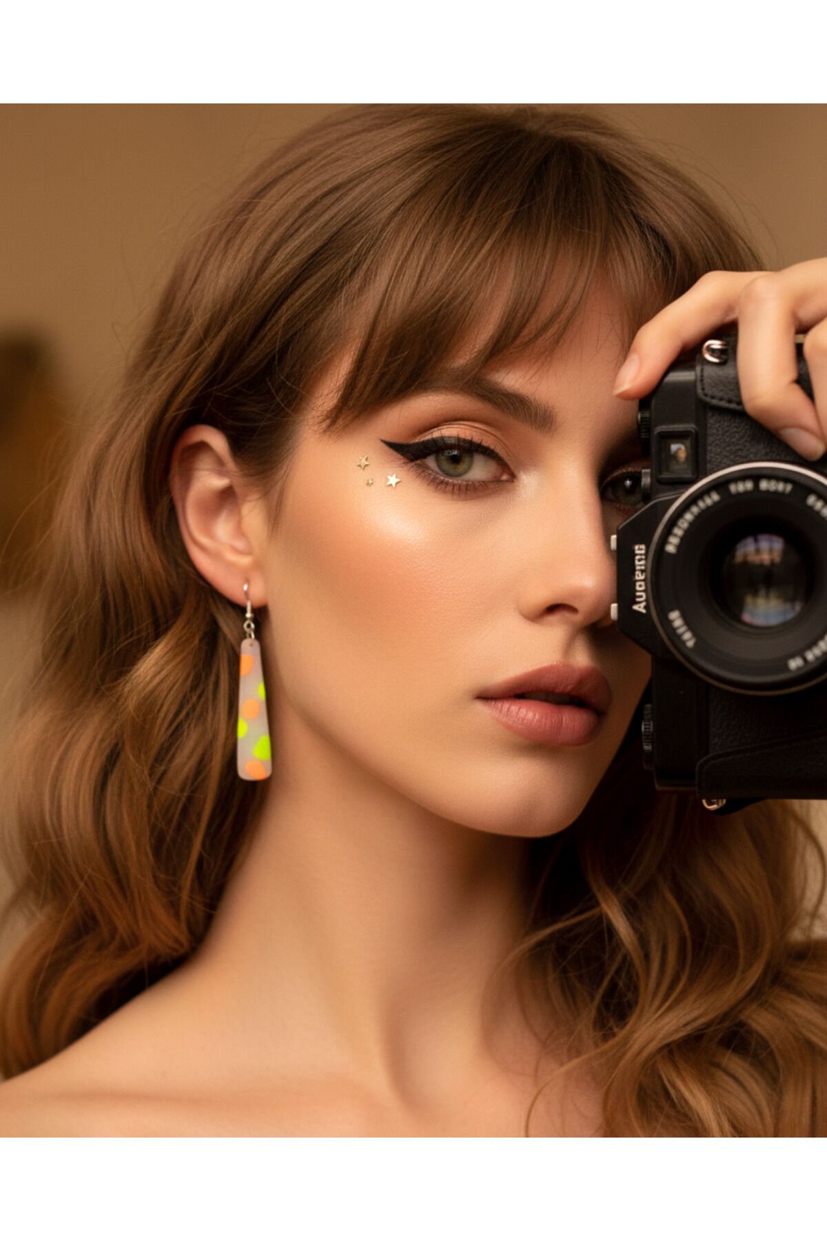 Özel Tasarım Transparan Polimer Kil Üzeri Neon Sarı Yeşil Turuncu Detay Sallantılı Küpe