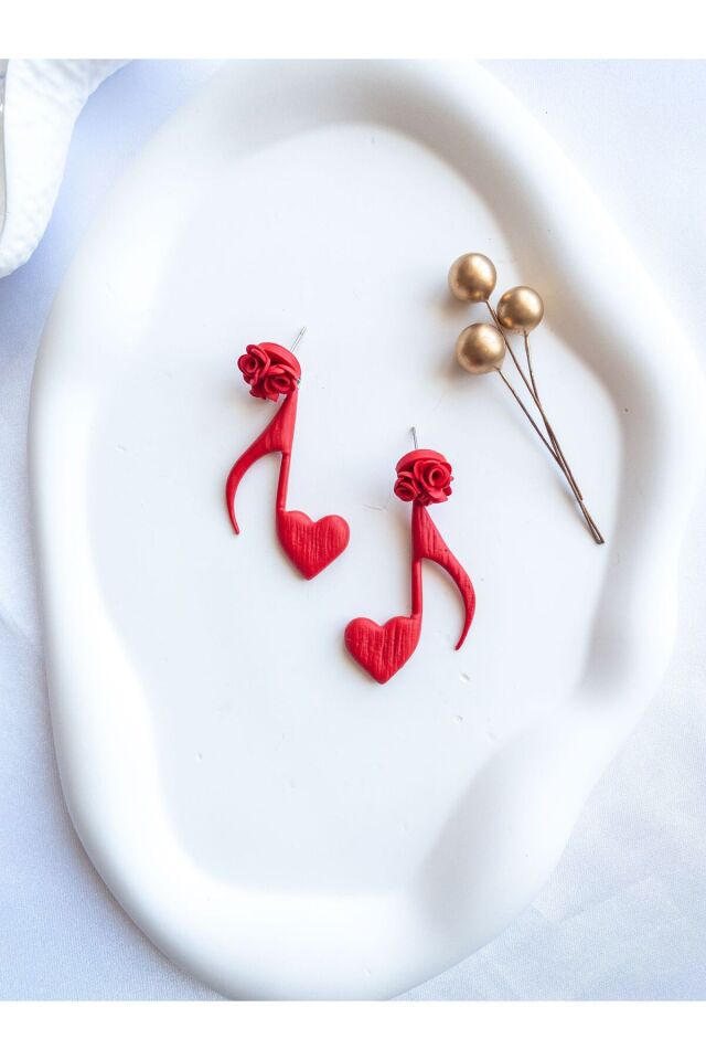 Özel Tasarım Kırmızı Polimer Kil Gül Detay Kalpli Nota Küpe