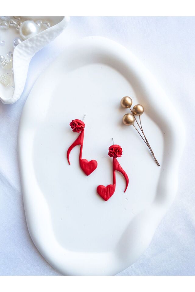Özel Tasarım Kırmızı Polimer Kil Gül Detay Kalpli Nota Küpe