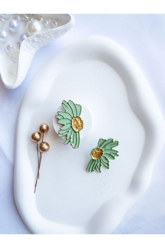 Özel Tasarım Polimer Kil Gold Detay Mint Yeşili Papatya Küpe