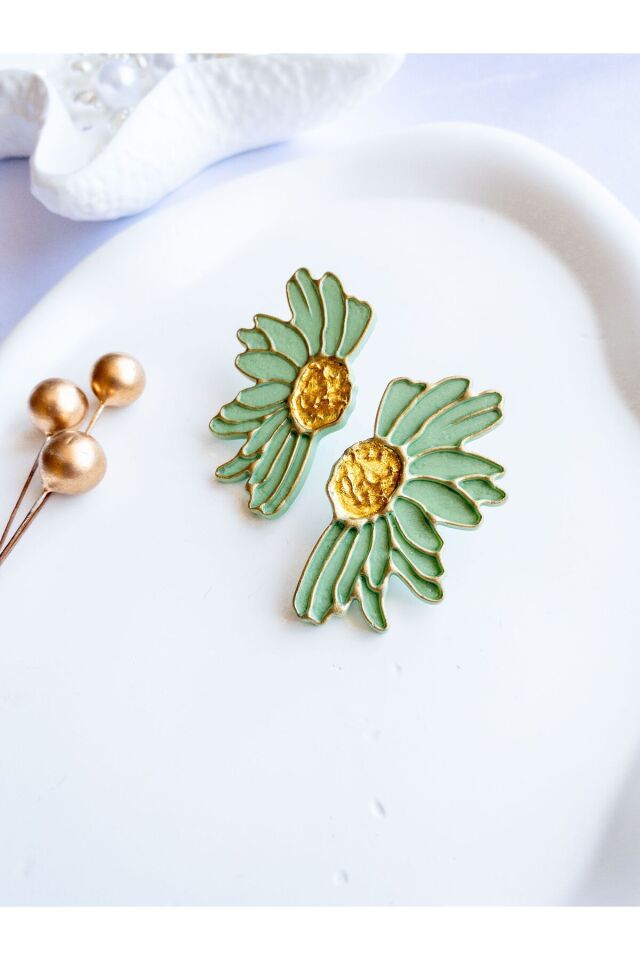 Özel Tasarım Polimer Kil Gold Detay Mint Yeşili Papatya Küpe
