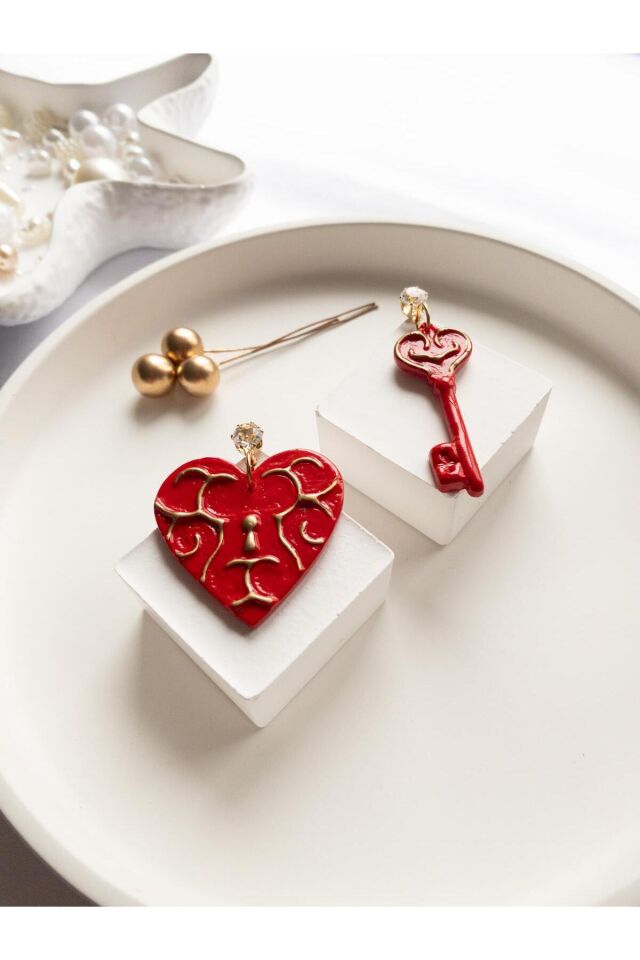Özel Tasarım Polimer Kil Gold Detay Kırmızı Anahtar Ve Kalp Küpe