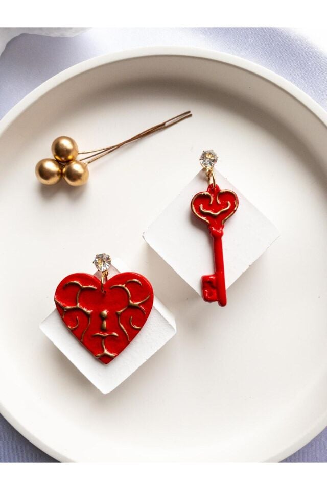 Özel Tasarım Polimer Kil Gold Detay Kırmızı Anahtar Ve Kalp Küpe