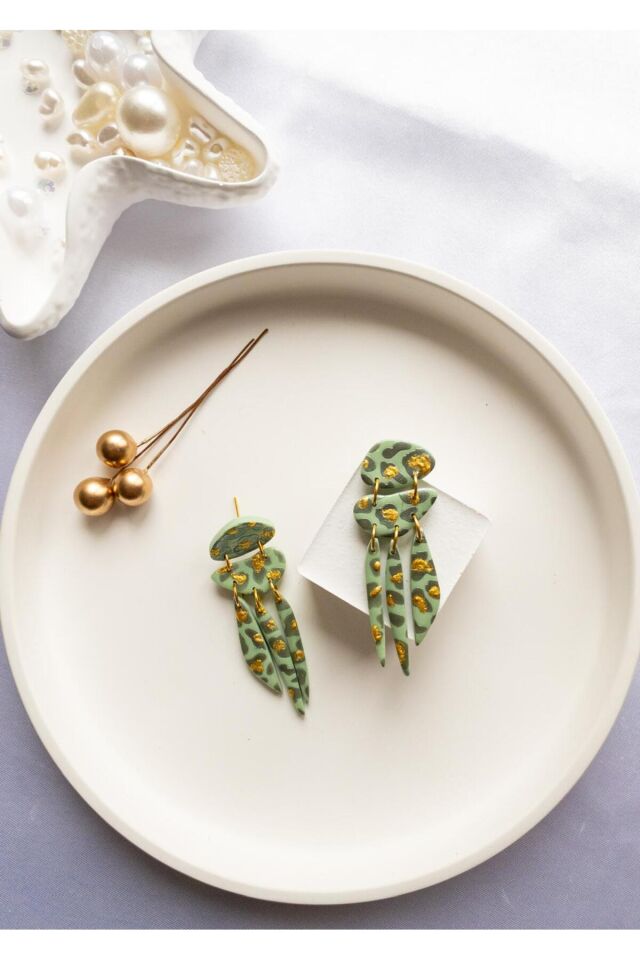 Özel Tasarım Yeşil Polimer Kil Üzeri Leopar Desen Küpe