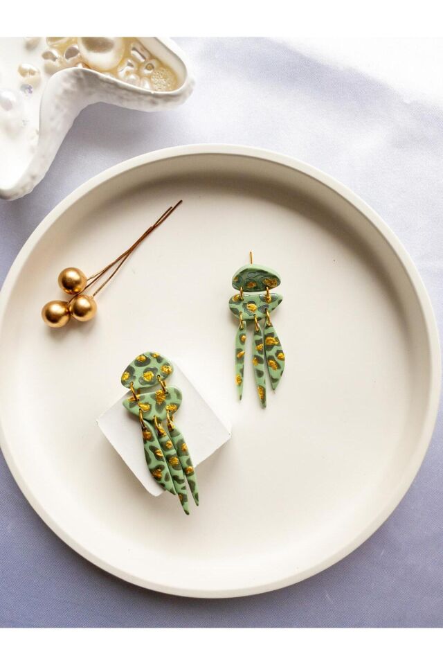 Özel Tasarım Yeşil Polimer Kil Üzeri Leopar Desen Küpe