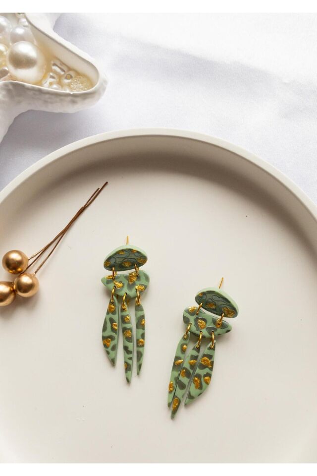 Özel Tasarım Yeşil Polimer Kil Üzeri Leopar Desen Küpe