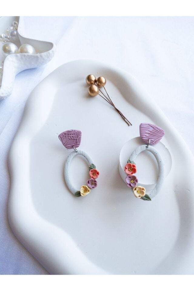 Mor Çiçekli El Yapımı Küpe – Polimer Kil, Hafif & Antialerjik Çiçekli Takı Hediyesi