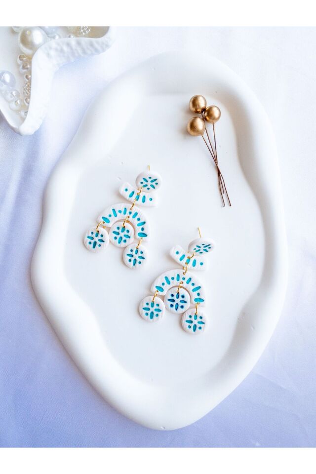 Krem Turkuaz Çini Desenli Küpe – El Yapımı Polimer Kil, Hafif & Antialerjik Takı