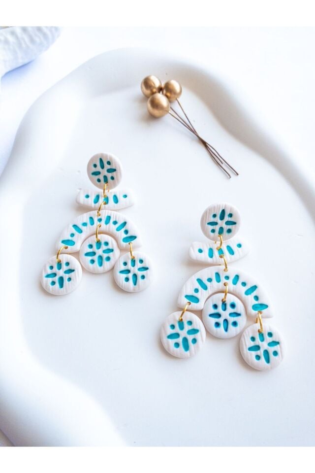 Krem Turkuaz Çini Desenli Küpe – El Yapımı Polimer Kil, Hafif & Antialerjik Takı