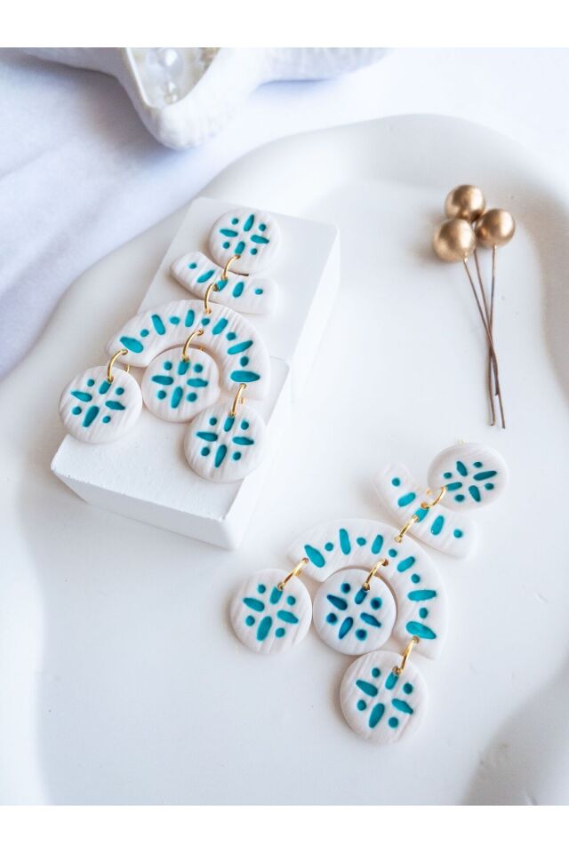 Krem Turkuaz Çini Desenli Küpe – El Yapımı Polimer Kil, Hafif & Antialerjik Takı