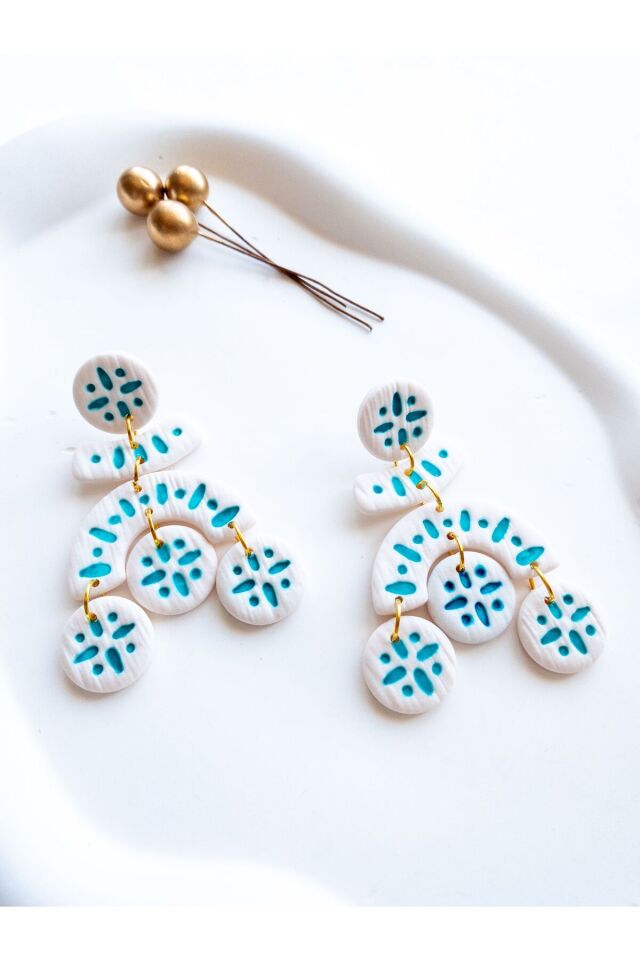 Krem Turkuaz Çini Desenli Küpe – El Yapımı Polimer Kil, Hafif & Antialerjik Takı
