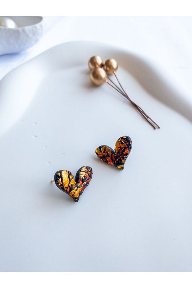 Sonbahar Kalp Küpe – El Yapımı Polimer Kil, Gold & Bakır Varaklı Çiçek Detaylı Takı