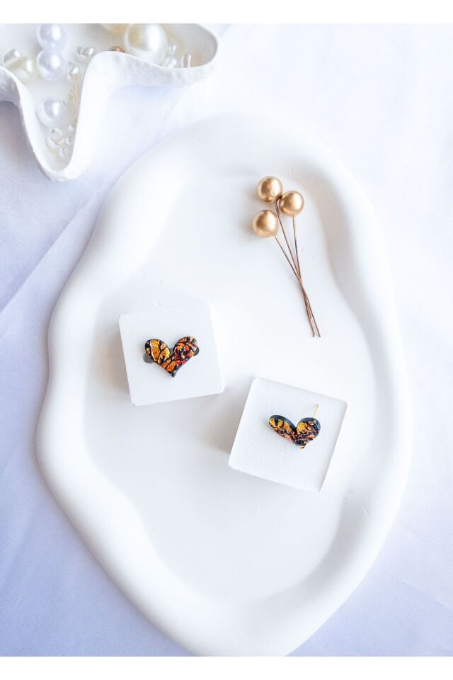 Sonbahar Kalp Küpe – El Yapımı Polimer Kil, Gold & Bakır Varaklı Çiçek Detaylı Takı