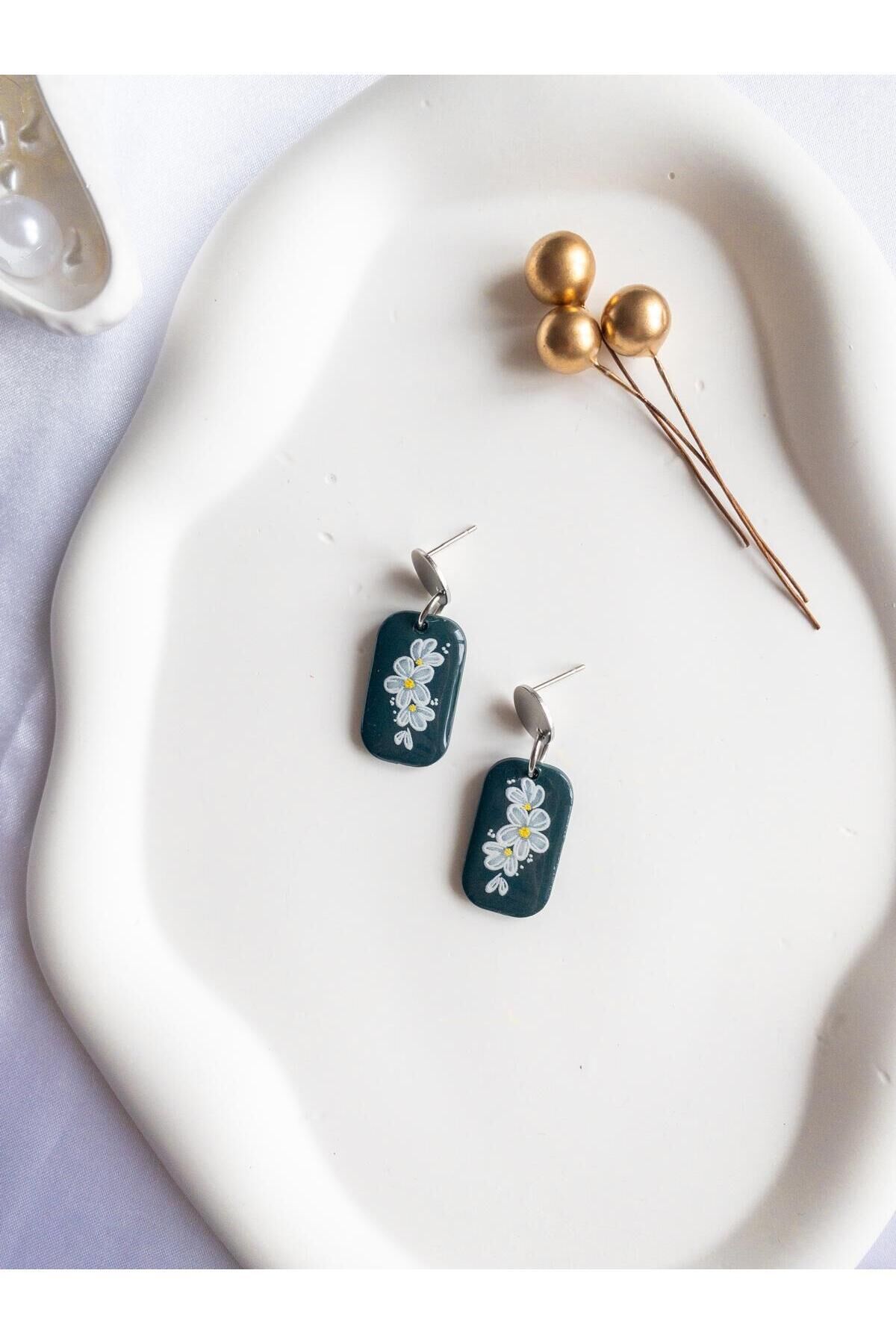 El Yapımı Çiçekli Polimer Kil Küpe – Koyu Yeşil Reçineli Küpe – Hediye – Antialerjik