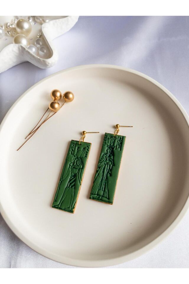 Yeşil Polimer Kil Mısır Figürlü Küpe – İsis & Osiris Tasarımı – El Yapımı & Antialerjik