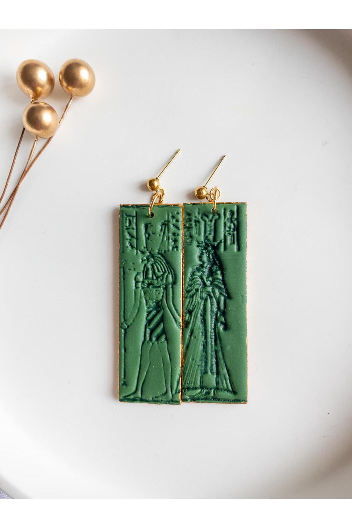 Yeşil Polimer Kil Mısır Figürlü Küpe – İsis & Osiris Tasarımı – El Yapımı & Antialerjik