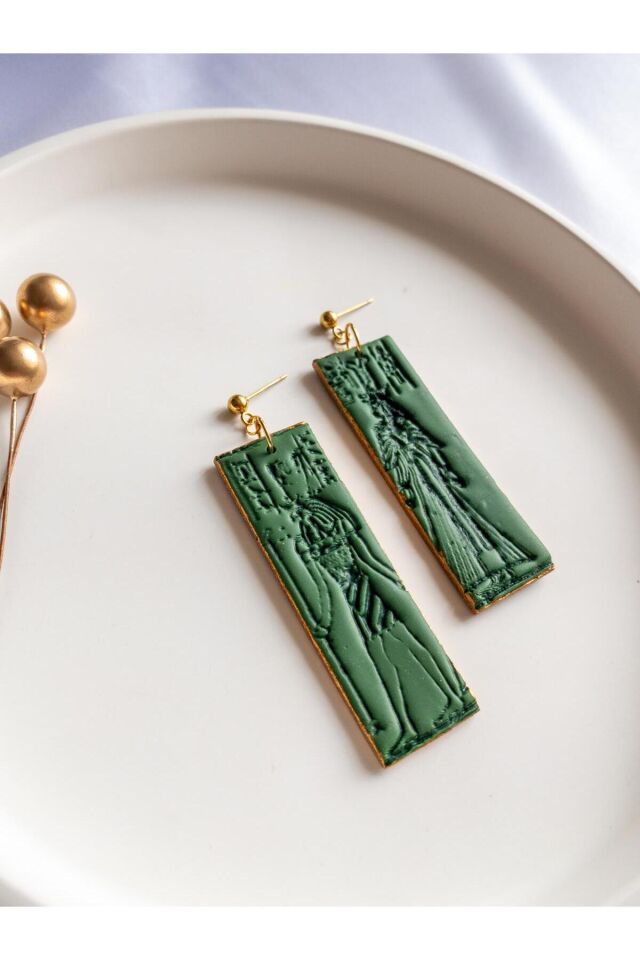 Yeşil Polimer Kil Mısır Figürlü Küpe – İsis & Osiris Tasarımı – El Yapımı & Antialerjik