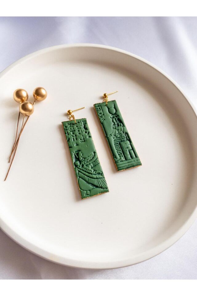 Mısır Figürlü Küpe – Ma'at & Hathor Tasarımı – El Yapımı Yeşil Polimer Kil & Antialerjik