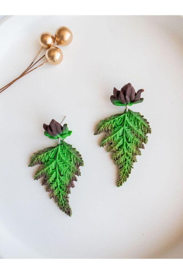 BeuBella Yaprak Formlu El Yapımı Küpe – Yeşil & Kahverengi Polimer Kil – Antialerjik Çelik