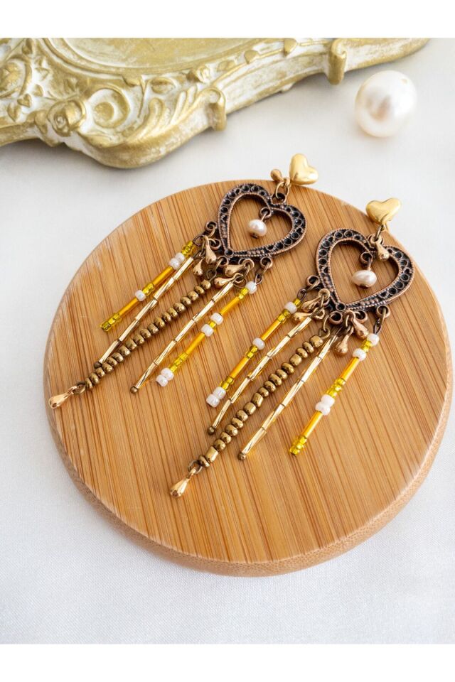 Kalpli ve Incili Düş Kapanı Retro Küpe