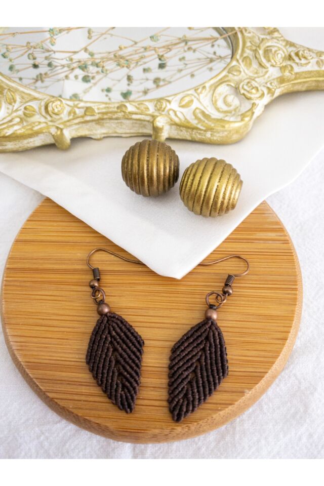 El Yapımı Kahverengi Mumlu Ip Makrome Yaprak Küpe