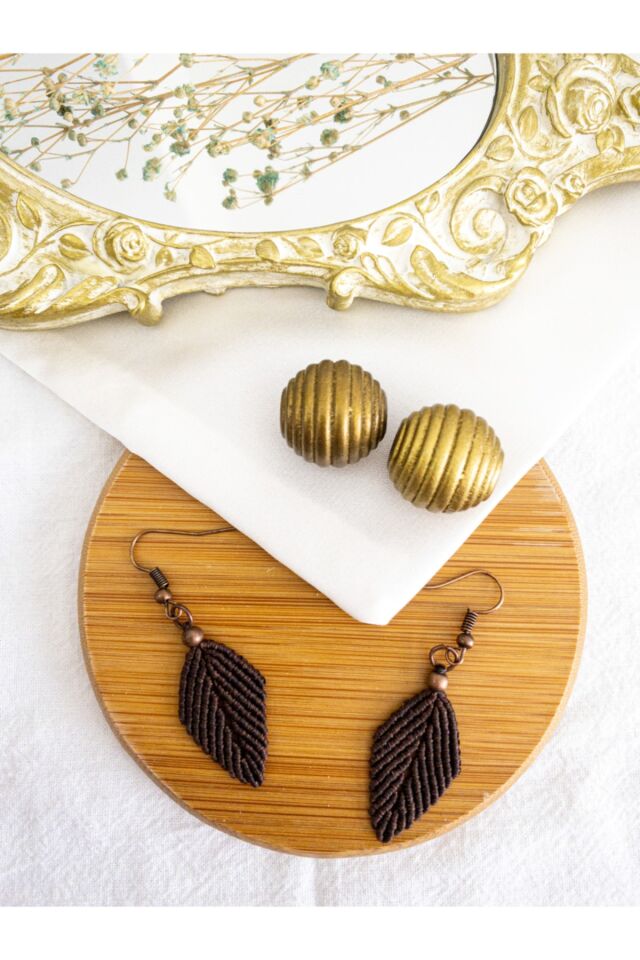 El Yapımı Kahverengi Mumlu Ip Makrome Yaprak Küpe