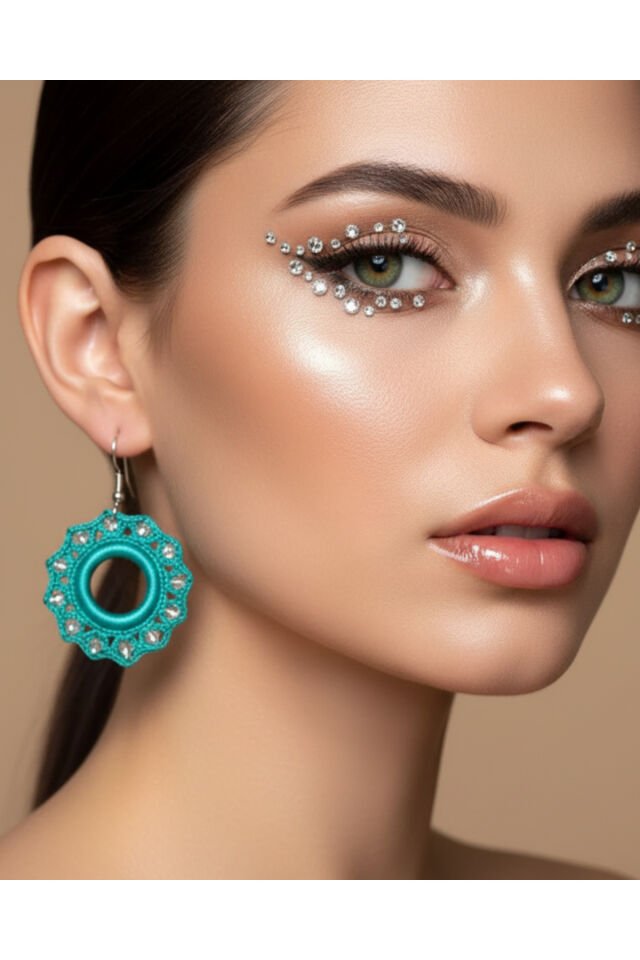 El Yapımı Turkuaz Oya Üzeri Kristal Boncuk Işleme Küpe