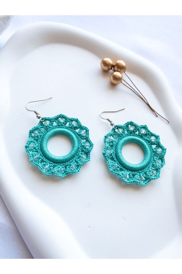 El Yapımı Turkuaz Oya Üzeri Kristal Boncuk Işleme Küpe