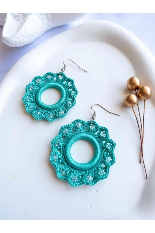 El Yapımı Turkuaz Oya Üzeri Kristal Boncuk Işleme Küpe