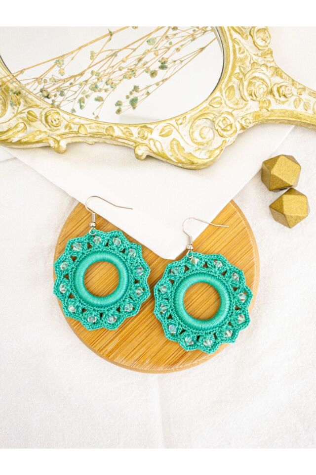 El Yapımı Turkuaz Oya Üzeri Kristal Boncuk Işleme Küpe