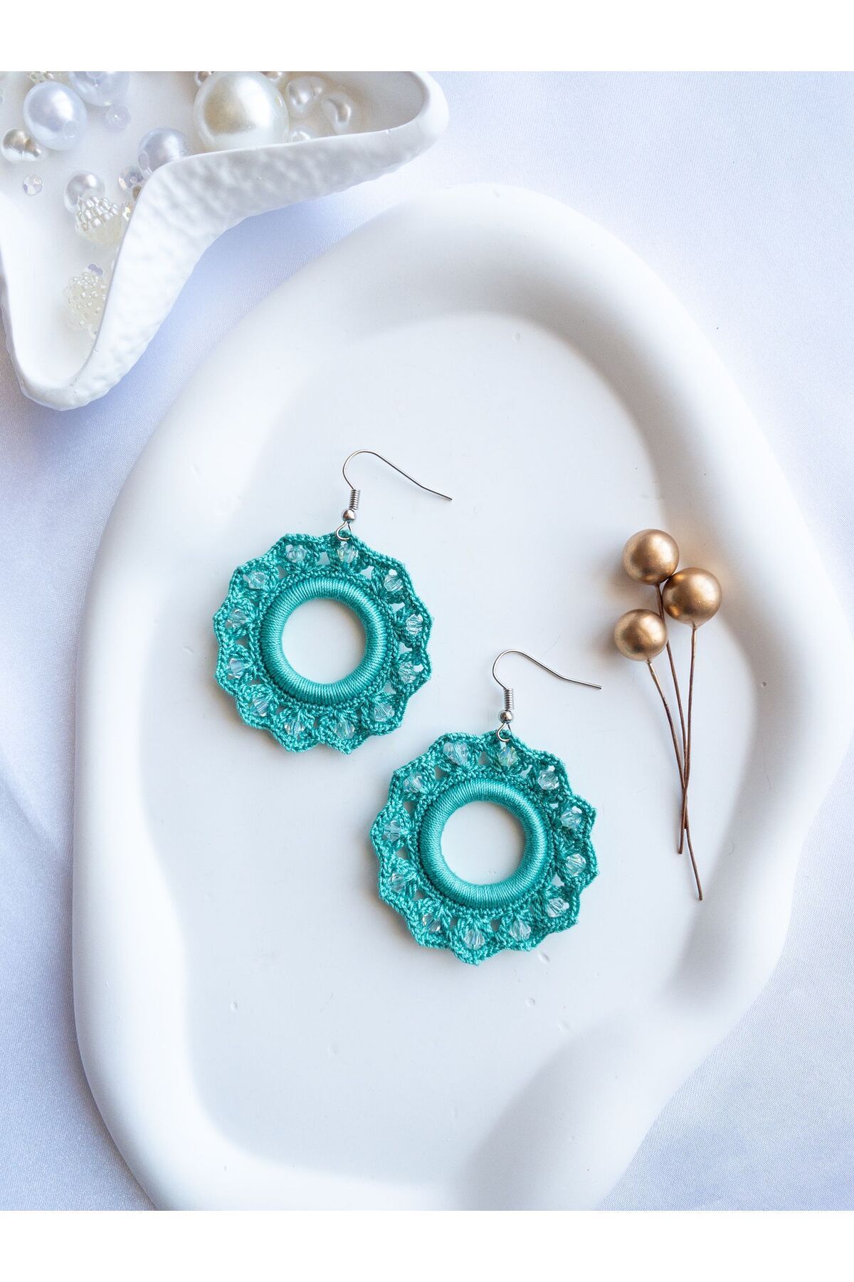 El Yapımı Turkuaz Oya Üzeri Kristal Boncuk Işleme Küpe