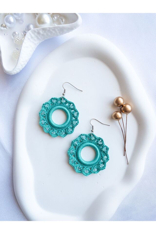 El Yapımı Turkuaz Oya Üzeri Kristal Boncuk Işleme Küpe