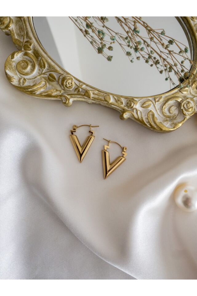 Gold Çelik Üçgen Küpe