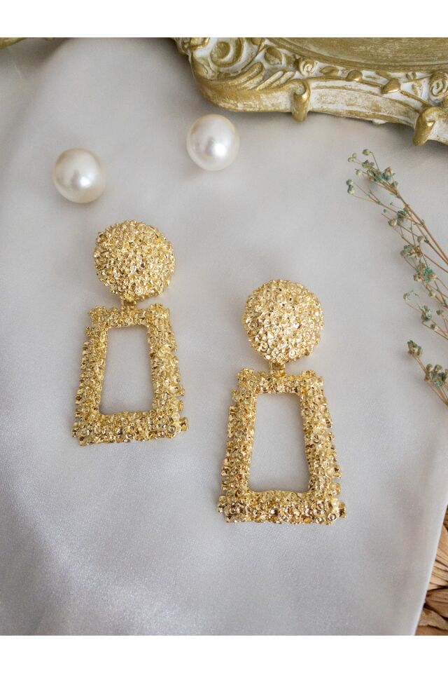 Gold Vintage Üçgen Küpe