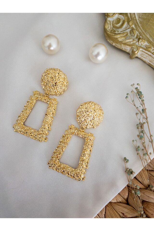 Gold Vintage Üçgen Küpe