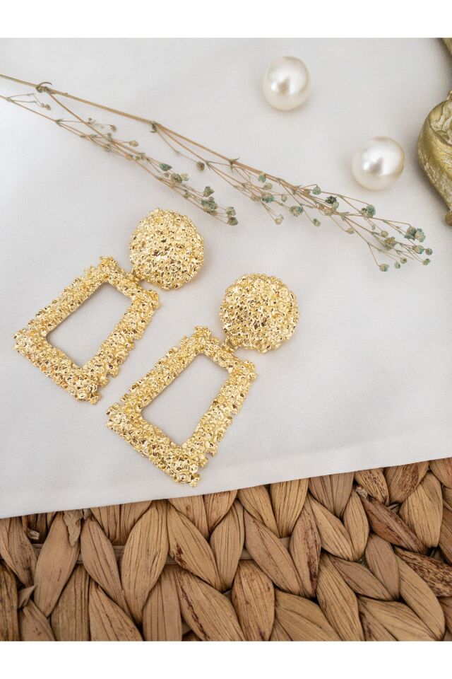 Gold Vintage Üçgen Küpe