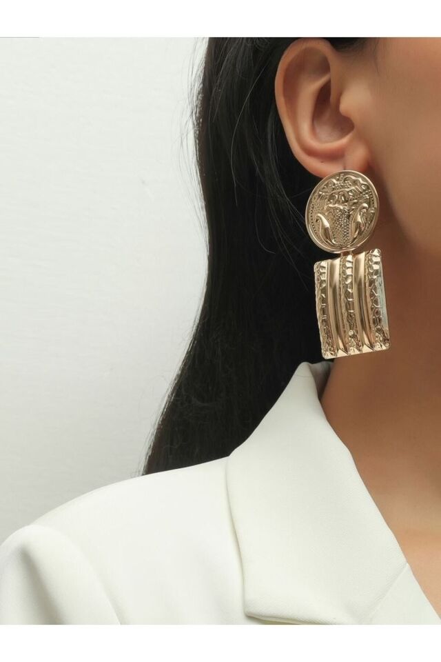 Gold Etnik Kabartmalı Arma Model Küpe