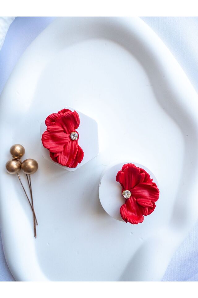 El Yapımı Mini Çiçek Küpe – Kırmızı Polimer Kil – Antialerjik Çelik Aparat