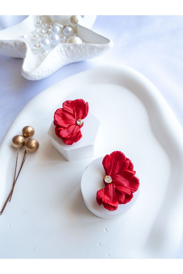 El Yapımı Mini Çiçek Küpe – Kırmızı Polimer Kil – Antialerjik Çelik Aparat