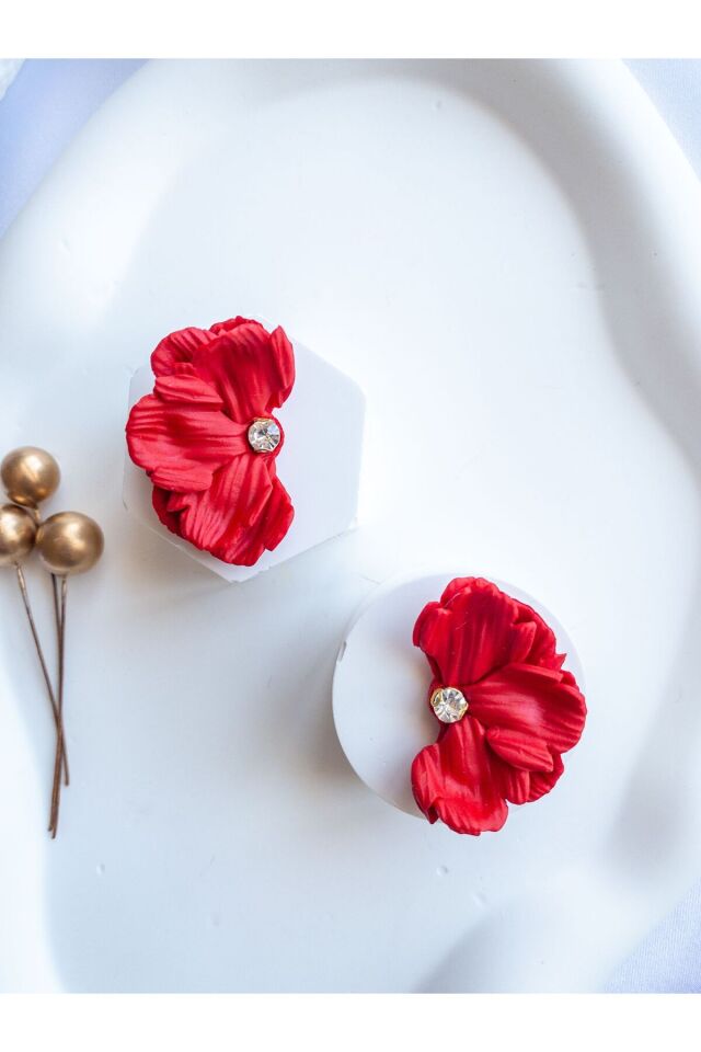 El Yapımı Mini Çiçek Küpe – Kırmızı Polimer Kil – Antialerjik Çelik Aparat