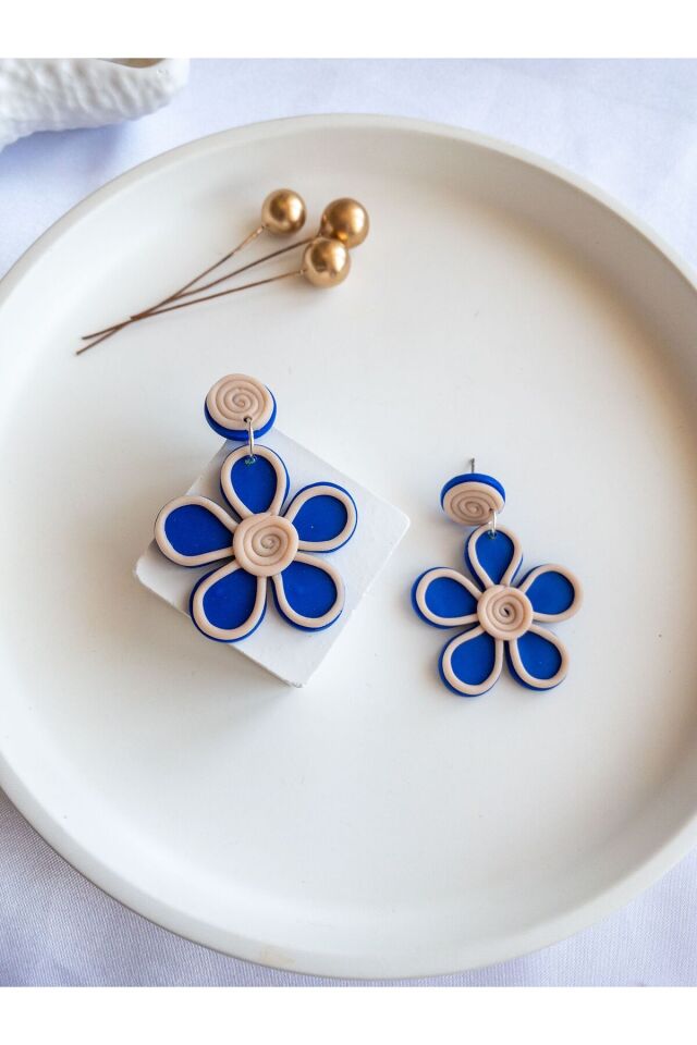 Mavi Çiçek Küpe – El Yapımı Polimer Kil – Çelik Çivi – Antialerjik – Hediyelik Takı