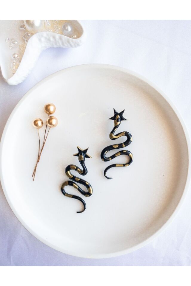 El Yapımı Yılan Küpe – Siyah Gold Polimer Kil, Yıldız Başlıklı, Antialerjik, Hediye Kutulu