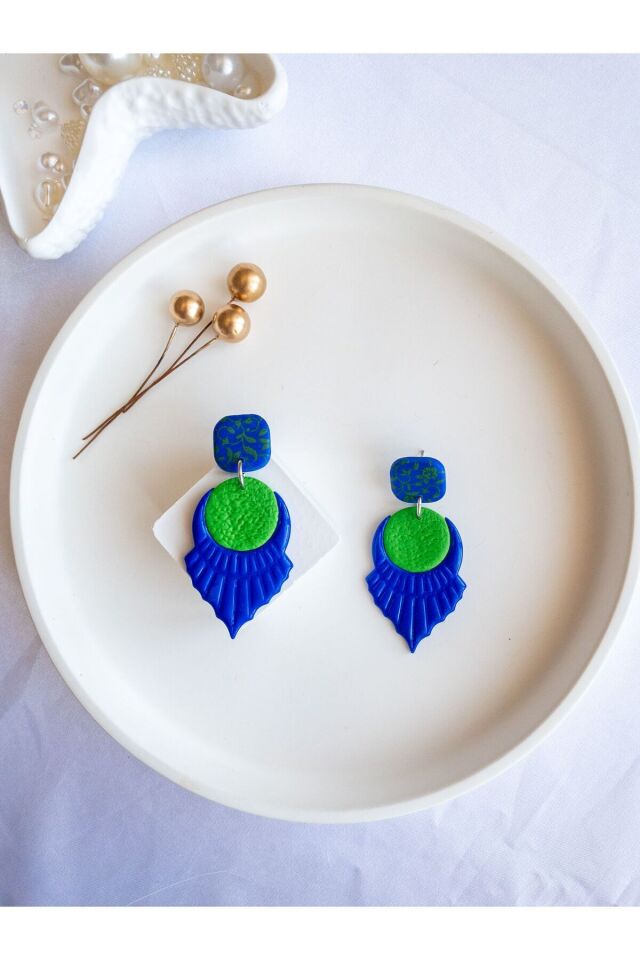 Mavi Yeşil Çiçek Desenli Küpe – Polimer Kil, El Yapımı, Antialerjik, Hediye Kutulu