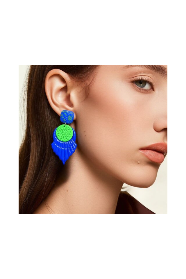 Mavi Yeşil Çiçek Desenli Küpe – Polimer Kil, El Yapımı, Antialerjik, Hediye Kutulu