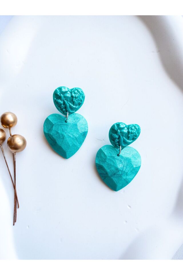 Parlak Turkuaz Kalp Küpe – İşlemeli El Yapımı Tasarım – Antialerjik Çelik Çivi