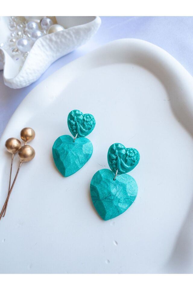Parlak Turkuaz Kalp Küpe – İşlemeli El Yapımı Tasarım – Antialerjik Çelik Çivi