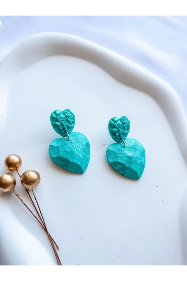 Parlak Turkuaz Kalp Küpe – İşlemeli El Yapımı Tasarım – Antialerjik Çelik Çivi