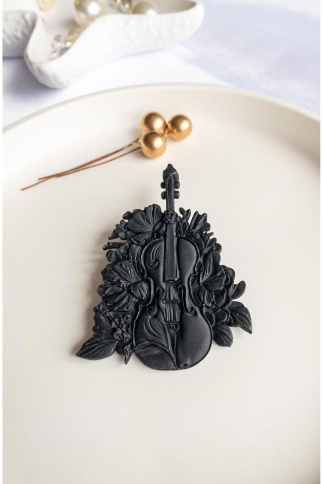 BeuBella Melody Bloom Siyah Broş – Çiçekli Keman El Yapımı Tasarım – Hafif Şık Aksesuar